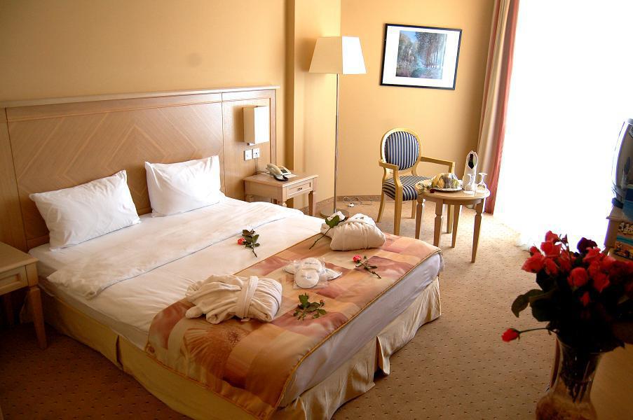 Salamis Bay Conti Hotel Agios Sergios Zimmer foto